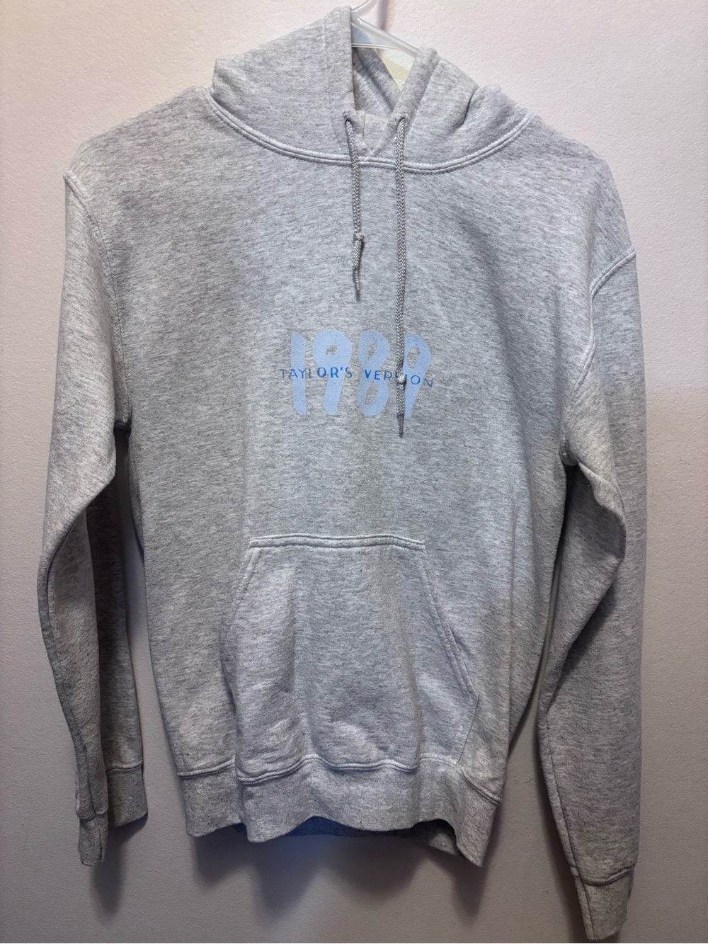 Taylor Swift Light Heather Gray '1989' Pullover Hoodie